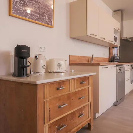 La Parerie Apartment *